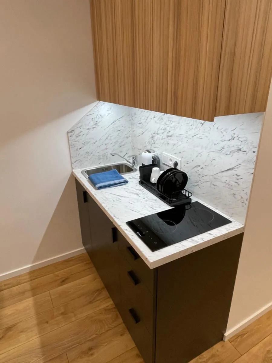 Image 2 of Airport Apartment 28 Self Check-In Parking Free