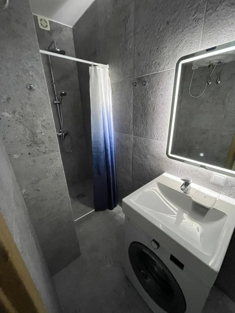 Image 2 of Airport lux apartment 30 Self Check-In Free Parking