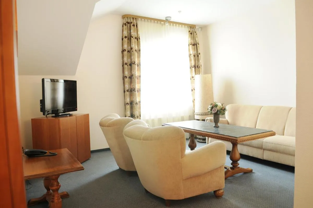 Image 2 of Amicus Hotel