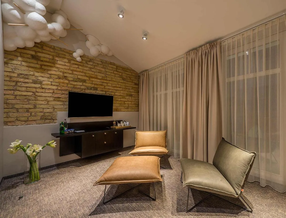 Image 3 of Artagonist Art Hotel