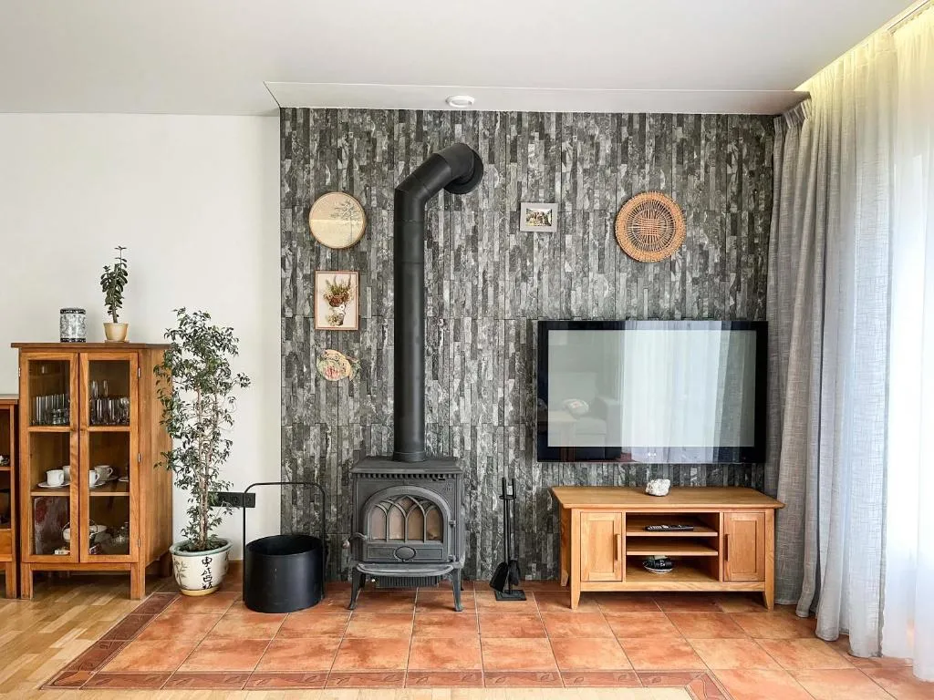 Image of Calm garden Suite near Green Lakes