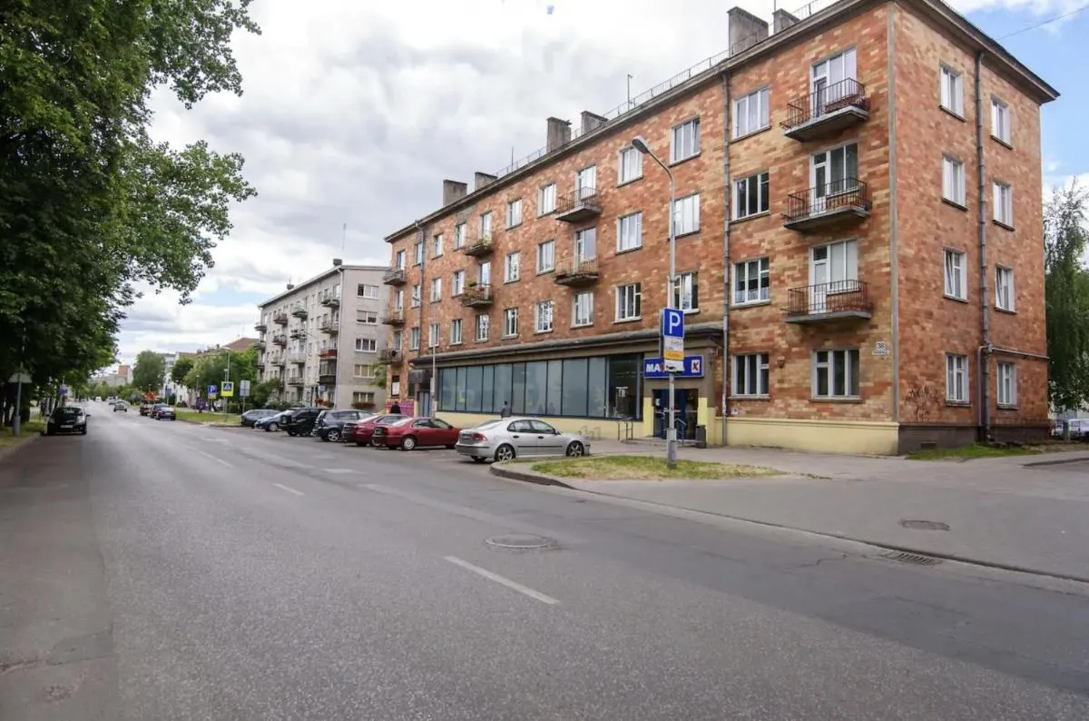 Image 5 of Charming Apartment with Great Location by URBAN RENT