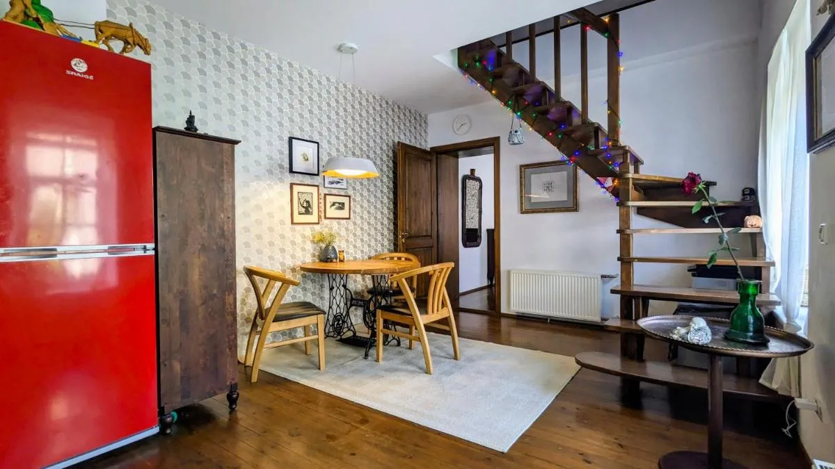 Image of Cozy Apartment with free parking by Town Hall