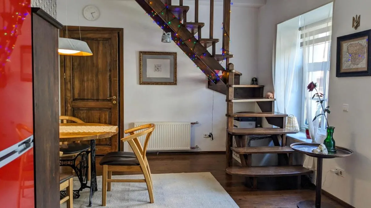 Image 4 of Cozy Apartment with free parking by Town Hall