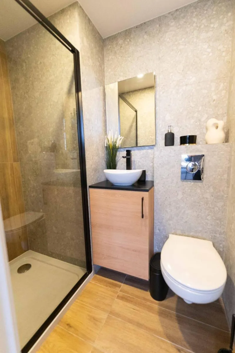 Image 6 of Cozy and Light Studio Apartment Near City Center