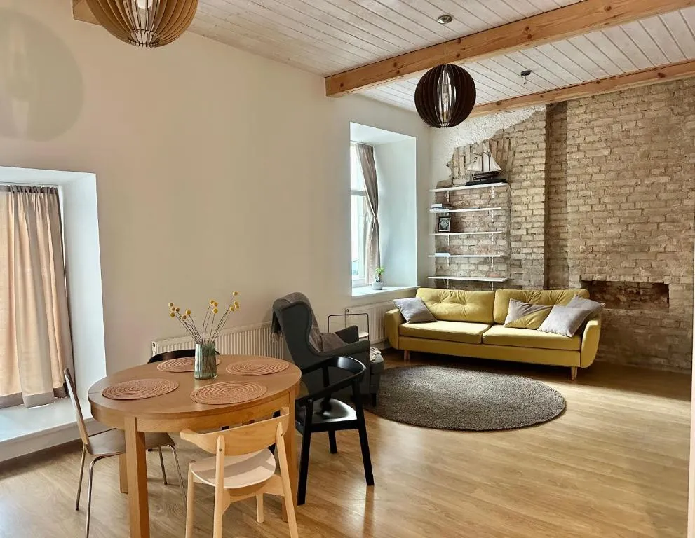 Image of Cozy studio apartment central