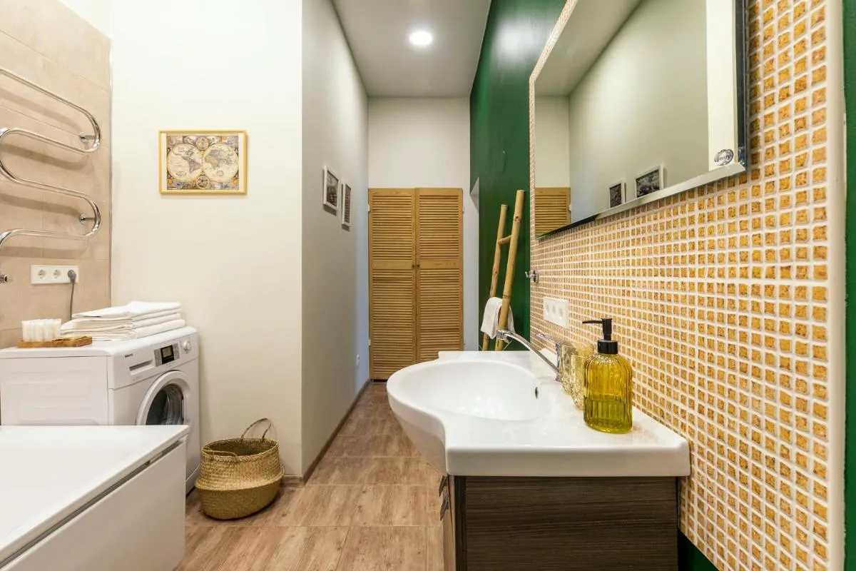 Image 5 of Cozy studio apartment central