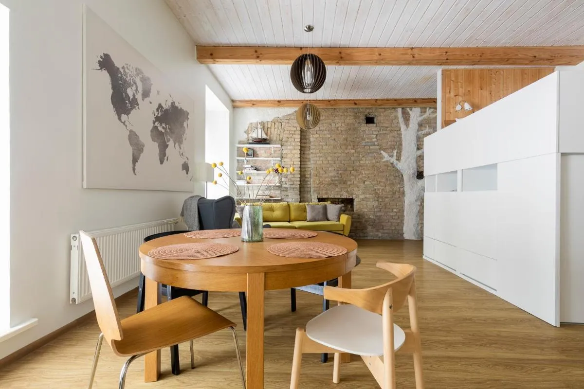 Image 3 of Cozy studio apartment central