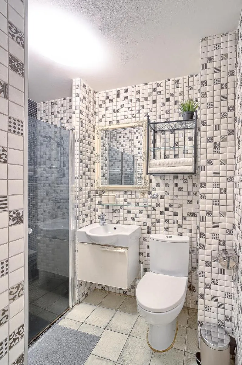Image 3 of Elegant apartment in Old town Vilnius SELF CHECK IN 24×7 by H&H