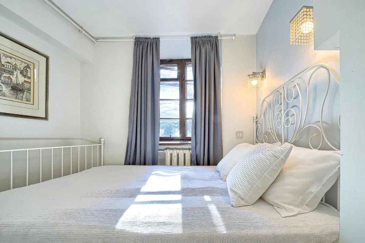 Image 6 of Elegant apartment in Old town Vilnius SELF CHECK IN 24×7 by H&H