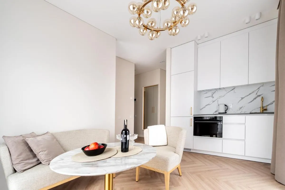 Image 3 of Golden Apartment Paupys