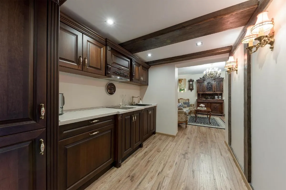 Image 3 of Grand Duke Apartments