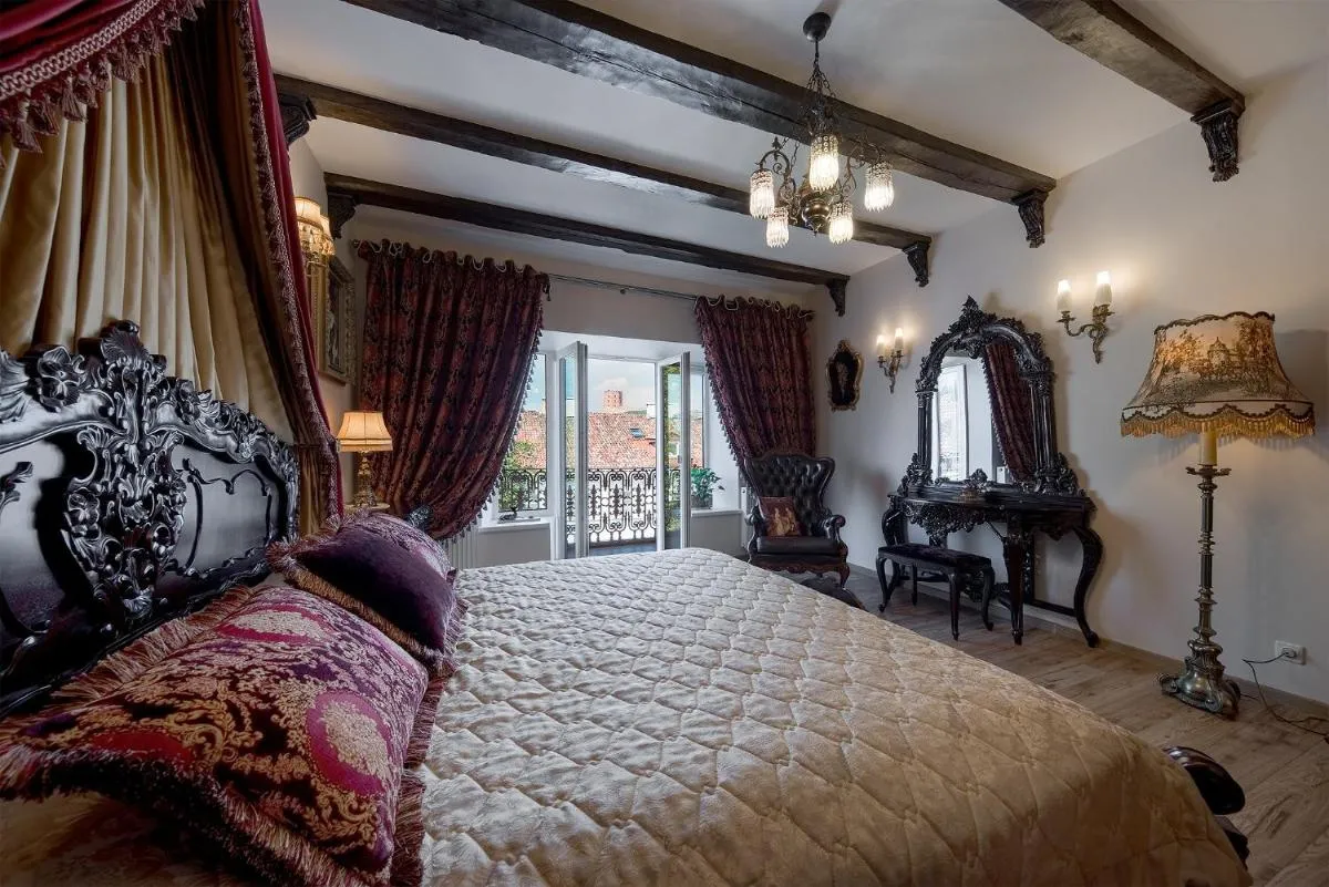 Image 6 of Grand Duke Apartments