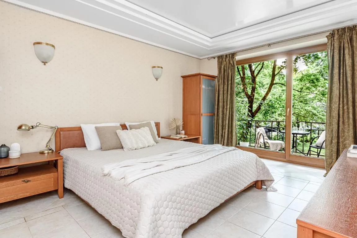 Image of Jacuzzi apartments x Free parking x SELF CHECK-IN 24×7 by H&H
