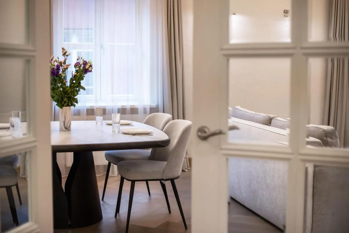 Image 5 of Luxury 2BDR Heart Of Old Town