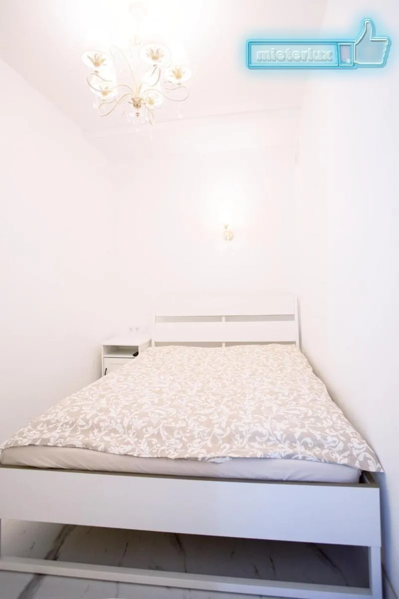Image 3 of Mieterlux White
