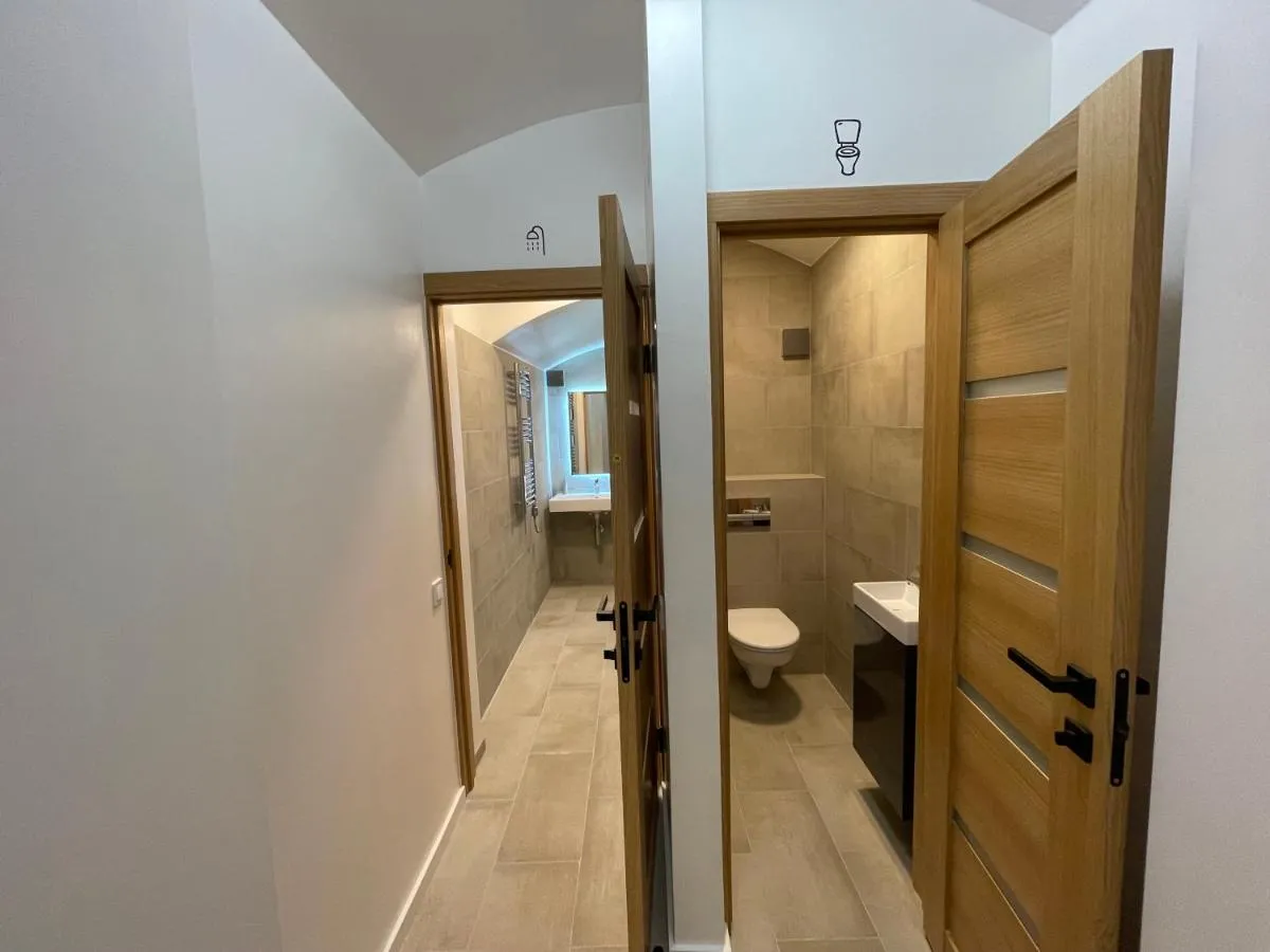 Image 4 of Modern guest house in city center I Room 2