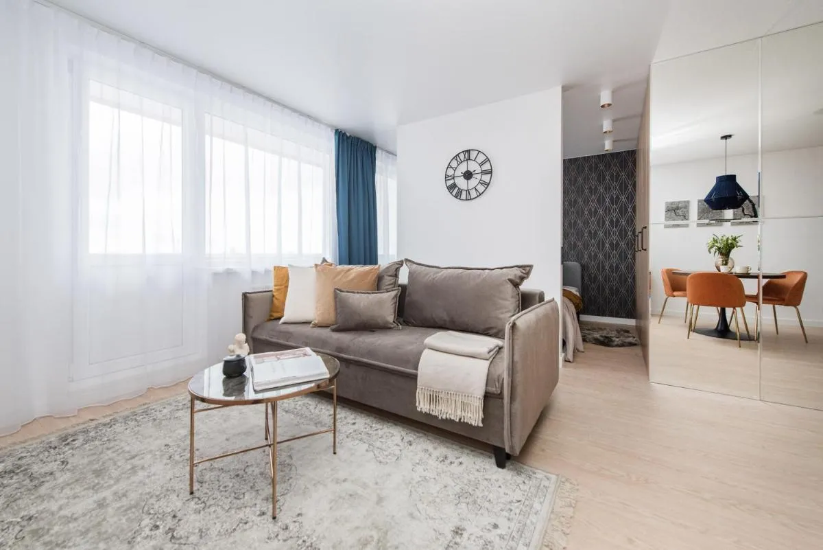 Image 2 of Near Gates of Dawn / Modern 1 bedroom / w/Netflix