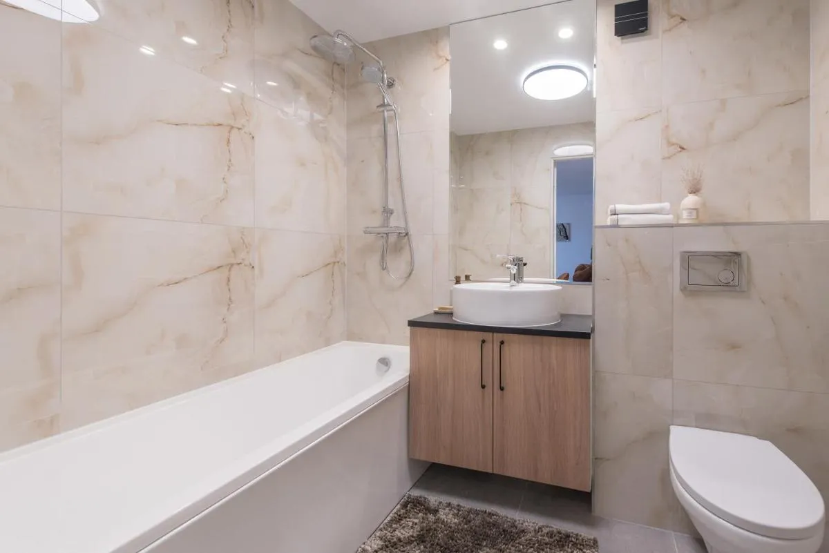 Image 4 of Near Gates of Dawn / Modern 1 bedroom / w/Netflix