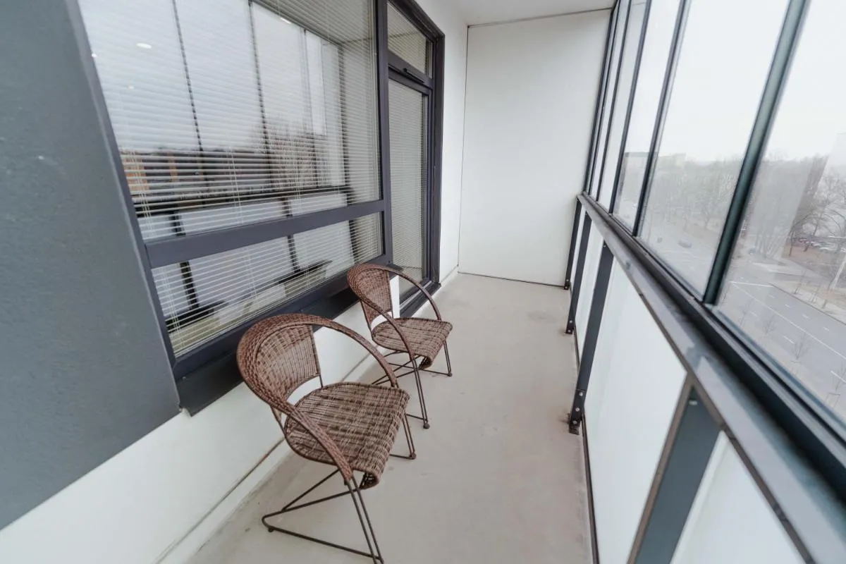 Image 4 of New Modern studio apartment next to the city centre