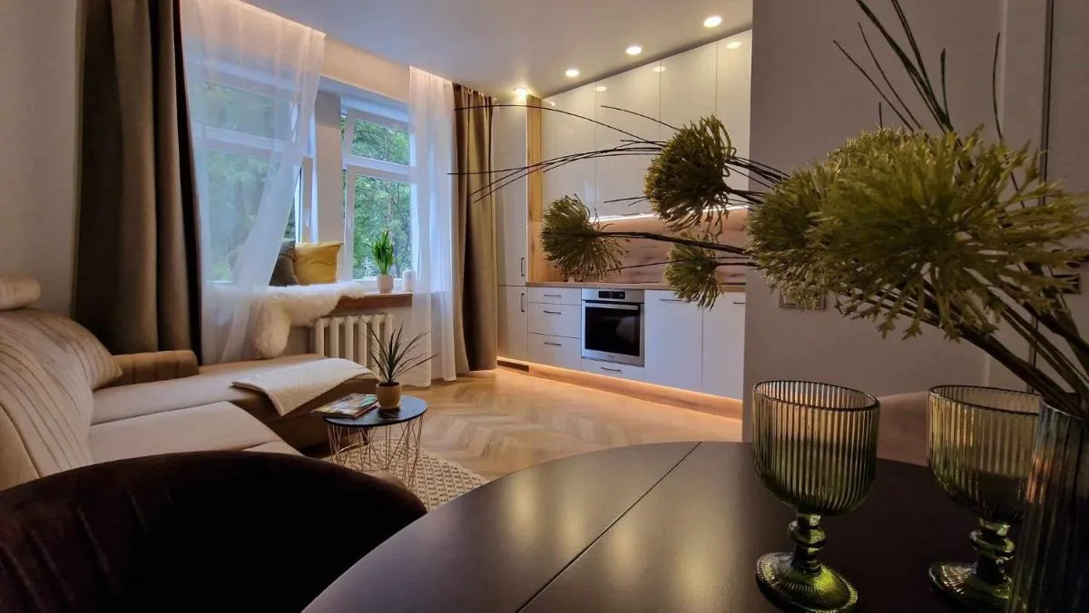 Image 3 of Old Town Studio Apartment