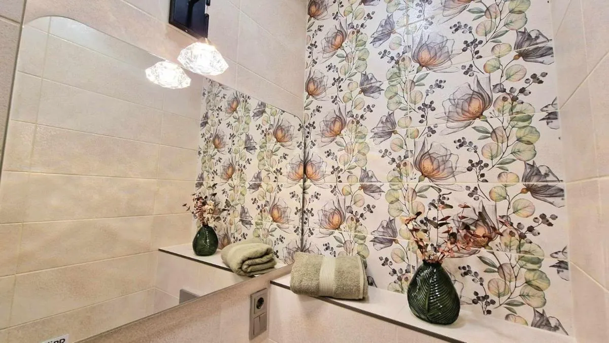 Image 2 of Old Town Studio Apartment