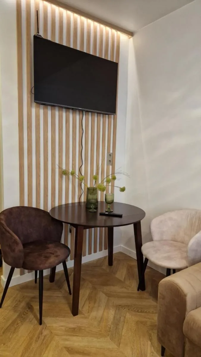 Image 4 of Old Town Studio Apartment