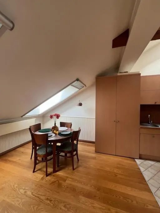 Image 4 of Old Town apartment with Free Parking