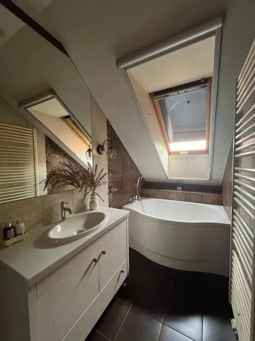 Image 3 of Old Town apartment with Free Parking