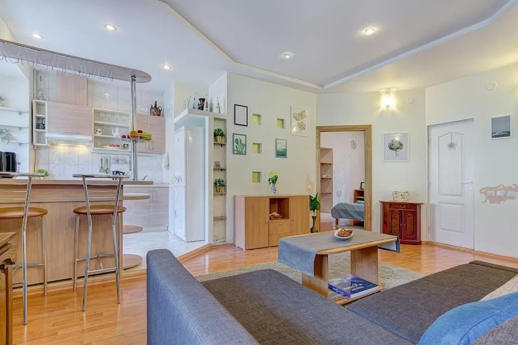 Image 3 of Private Entrance-2 ROOMS-OLD TOWN- Free Parking
