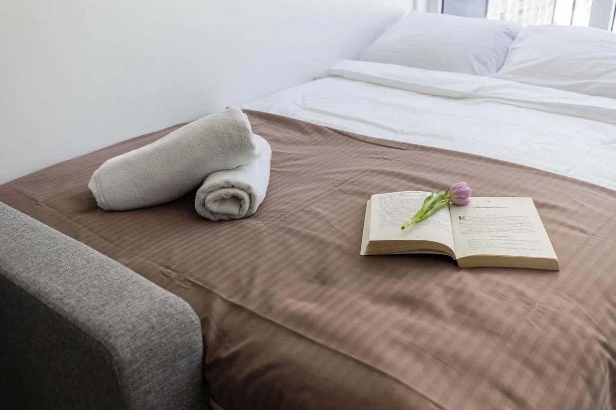 Image 6 of River To The City – Studio 8 Apartment