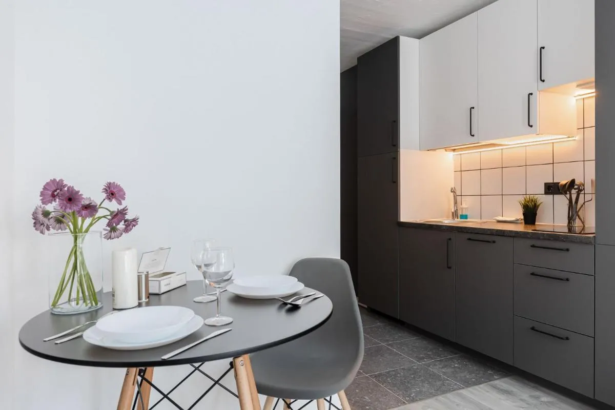 Image 3 of River To The City – Studio 8 Apartment