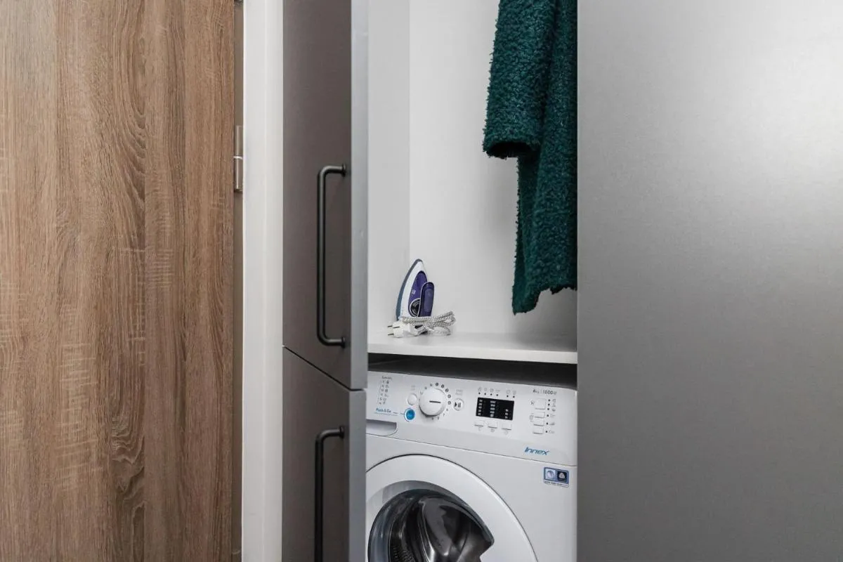 Image 4 of River To The City – Studio 8 Apartment