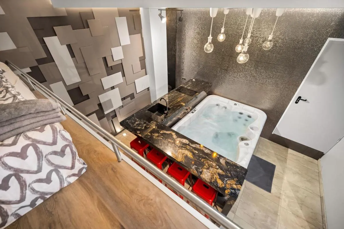 Image 4 of Secret Lounge – Cozy Studio with Sauna and Jacuzzi