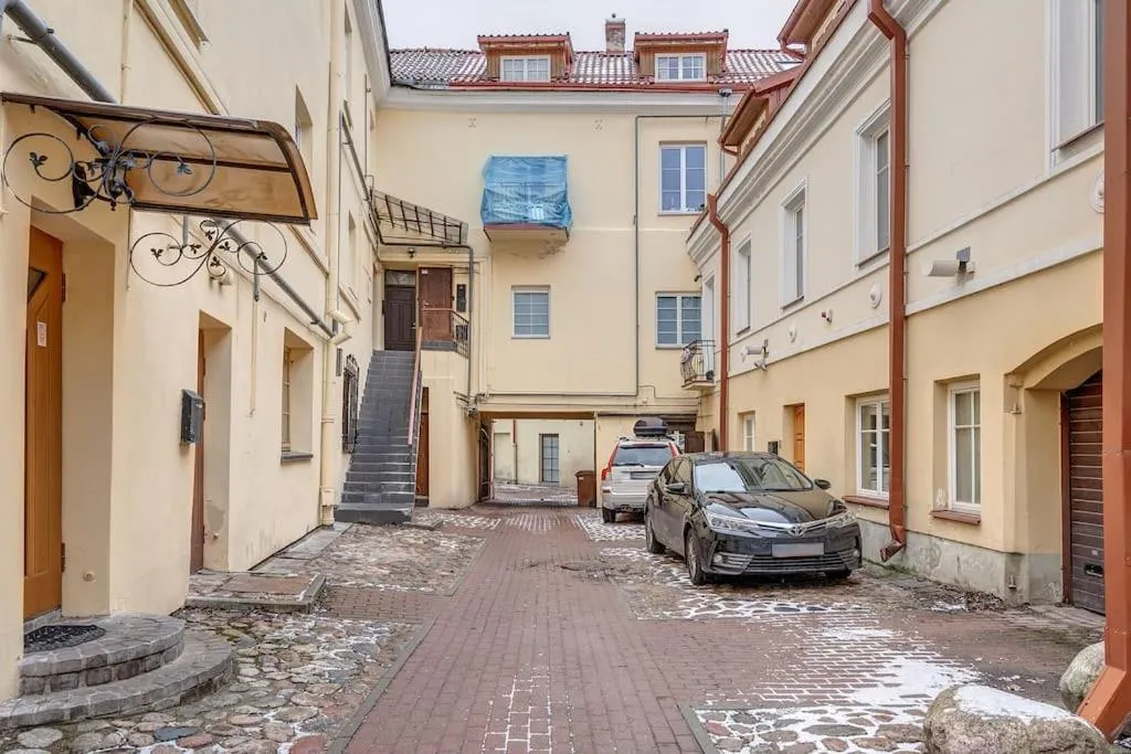 Image 3 of Spacious 2-bedroom Flat In Old Town by URBAN RENT