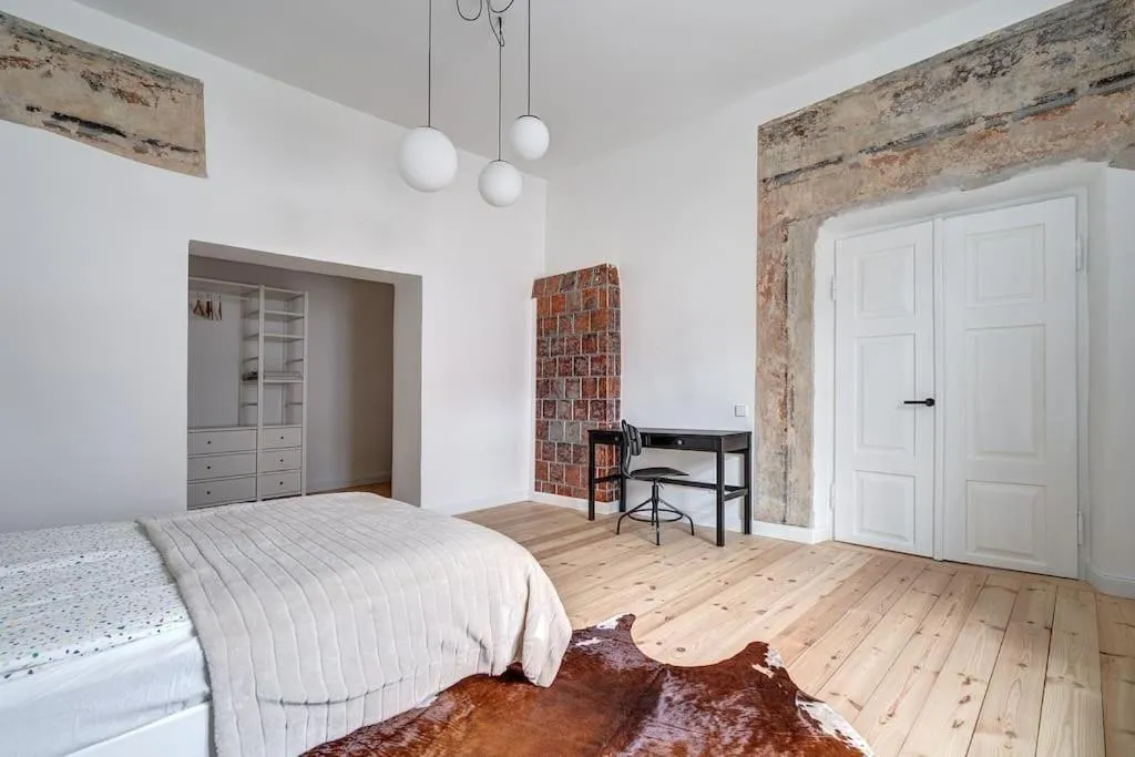 Image 4 of Spacious 2-bedroom Flat In Old Town by URBAN RENT