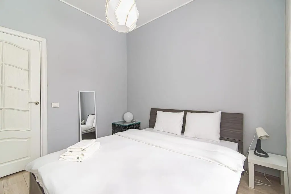Image 6 of Spacious Apartment with Great Location/URBAN RENT