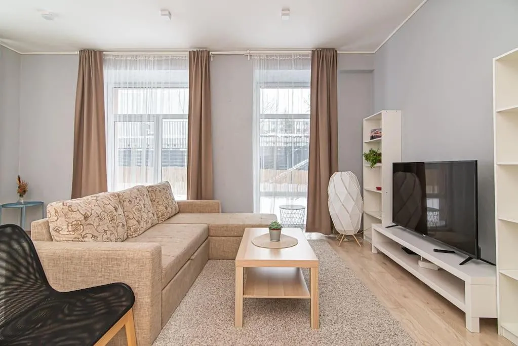 Image 4 of Spacious Apartment with Great Location/URBAN RENT