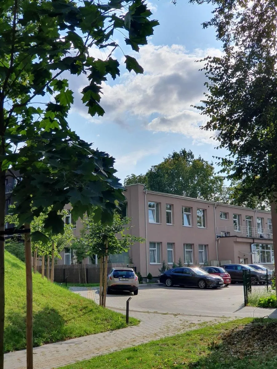 Image 5 of Spacious Apartment with Great Location/URBAN RENT