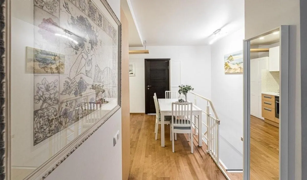Image 3 of Spacious Townhouse with Terrace and Parking
