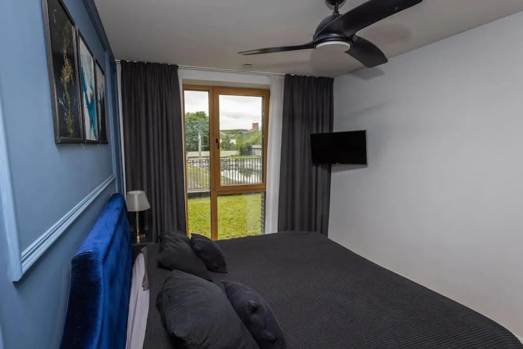 Image 4 of Stylish Apartment with Terrace by URBAN RENT