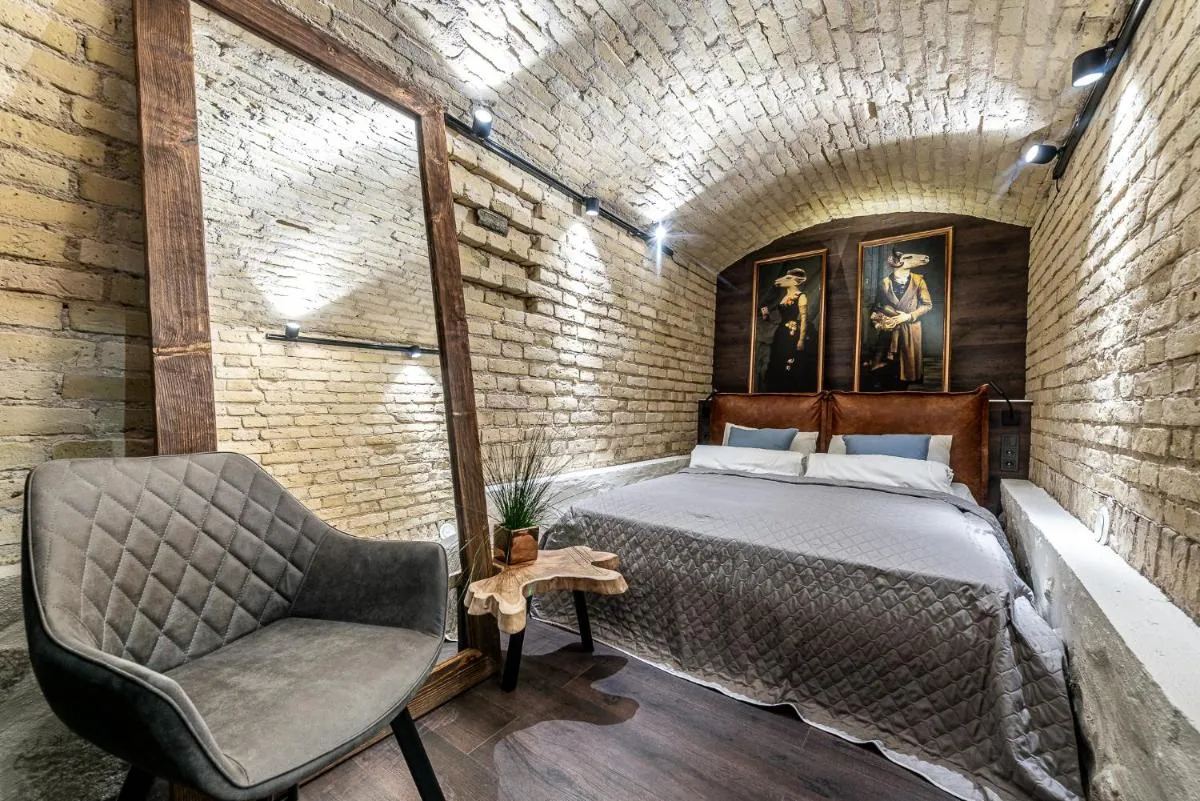 Image 5 of UNESCO Hidden Arches – Restored 3 Bedroom Apartment in the Historic Pilies St.