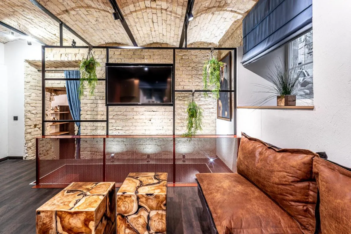 Image 4 of UNESCO Hidden Arches – Restored 3 Bedroom Apartment in the Historic Pilies St.