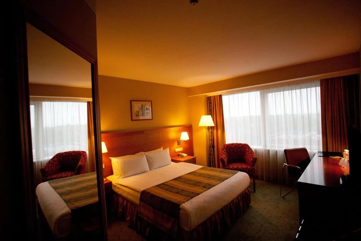 Image 4 of VILNIUS PARK PLAZA HOTEL, Restaurant & Terrace, Panorama Bar, Conference & Banquet Center