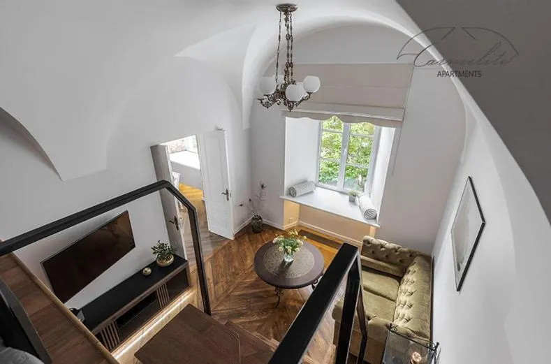 Image 5 of Vaulted Carmelite apartment