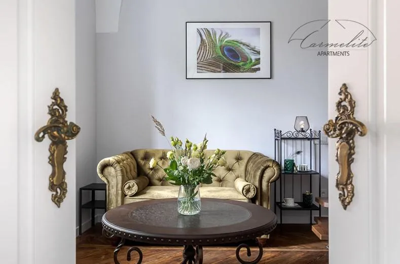 Image 6 of Vaulted Carmelite apartment