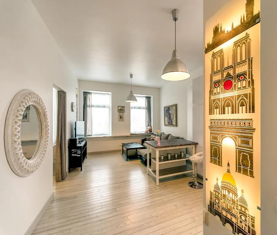Image of Vilnius apartment with stained glass