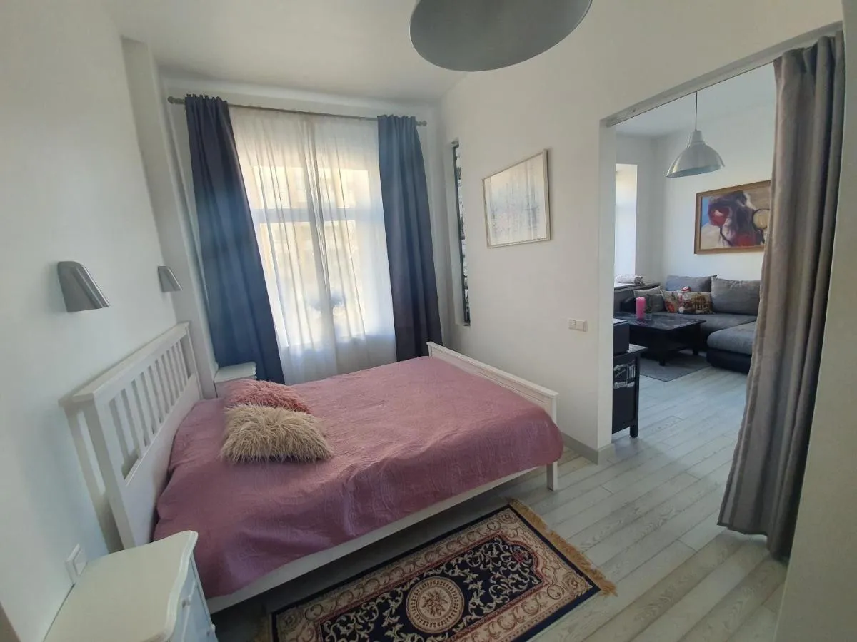 Image 3 of Vilnius apartment with stained glass