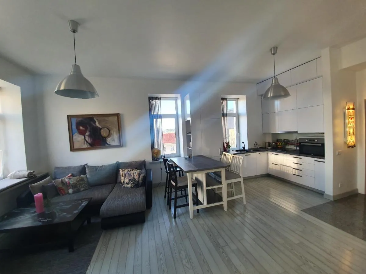 Image 4 of Vilnius apartment with stained glass
