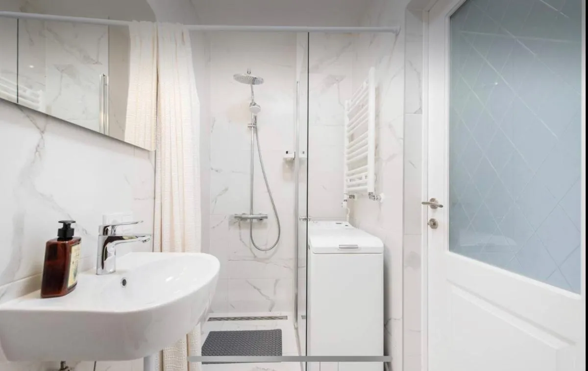 Image 2 of Vintage 2BED Condo-Prime Rentals